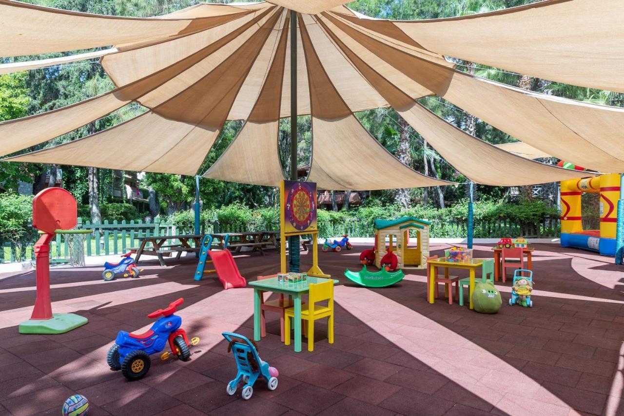 Marti Myra Hotel Tekirova Exterior foto Playground at the zoo