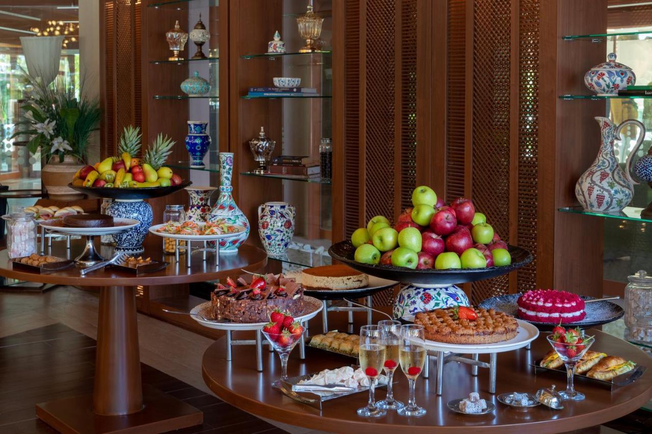 Marti Myra Hotel Tekirova Exterior foto A dessert buffet