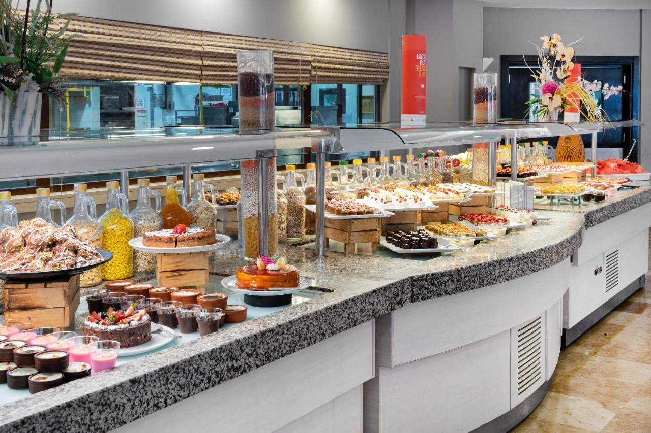 Marti Myra Hotel Tekirova Exterior foto A dessert buffet