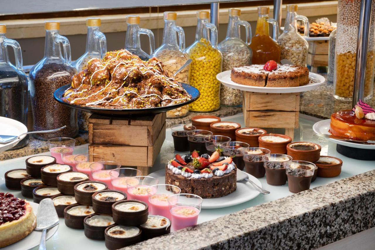 Marti Myra Hotel Tekirova Exterior foto A dessert buffet